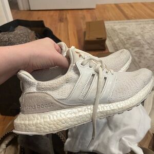 Womens adidas, ultra boost.